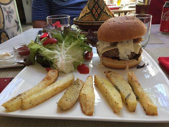Limoni Cafe and Restaurant