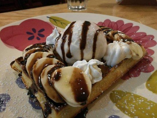 El Bigote Coffee & Waffles