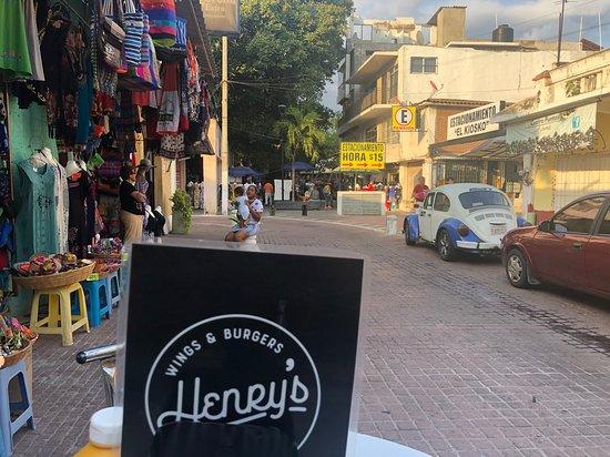 Henry's Acapulco