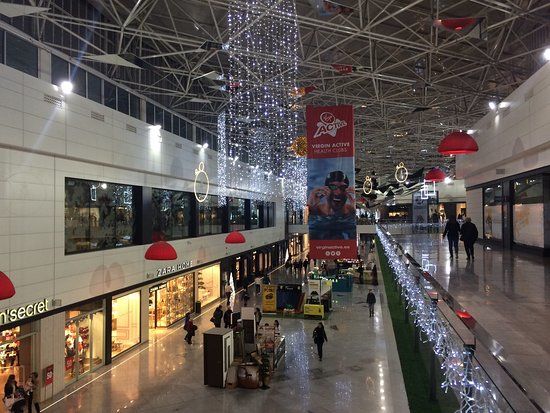 CC Serrallo Plaza
