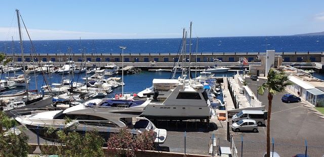 Puerto Deportivo Radazul